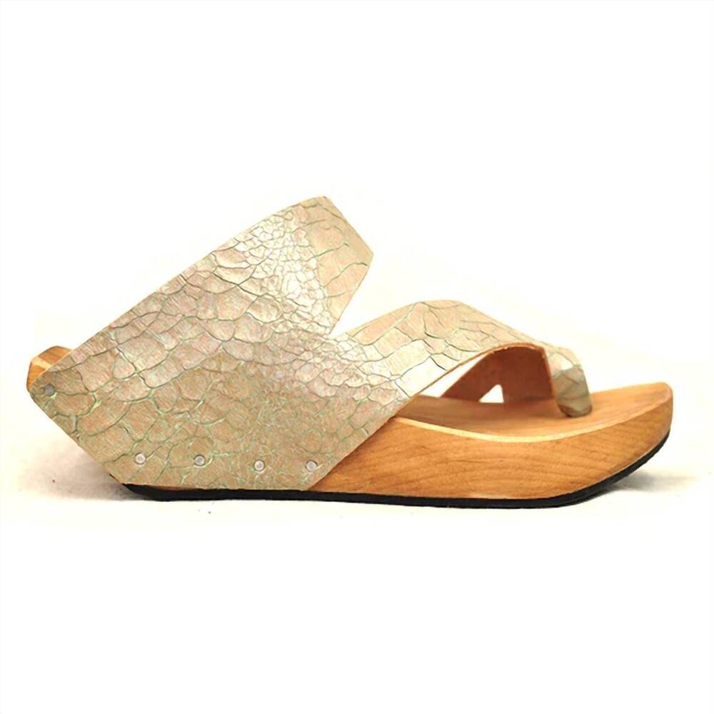 NEW CYDWOQ women's strike wedge sandals in syve champagne mist